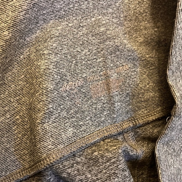 Aerie Grey Leggings With Mesh Details - Picture 7 of 7